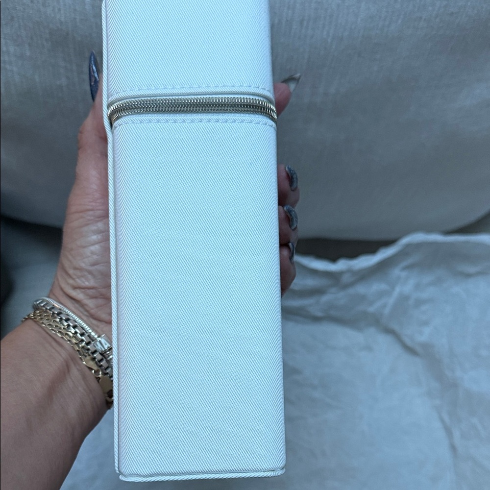 Dior White Luxury Holder - Picture 5 of 6